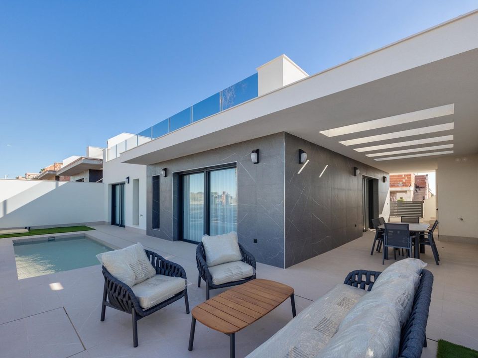 Villa in Torrevieja, Alicante - foto 1