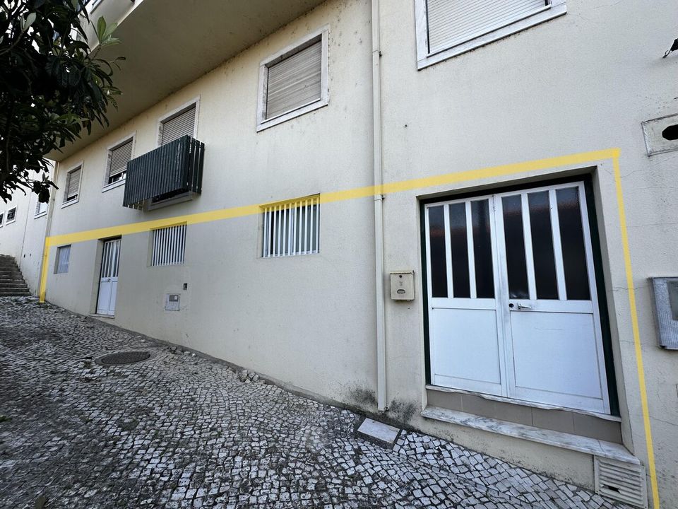 L'establiment comercial a Matacaes, Lisbon - foto 1