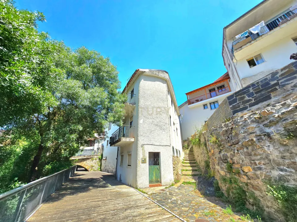 Erhvervsejendom i Braganca, Braganca - foto 1