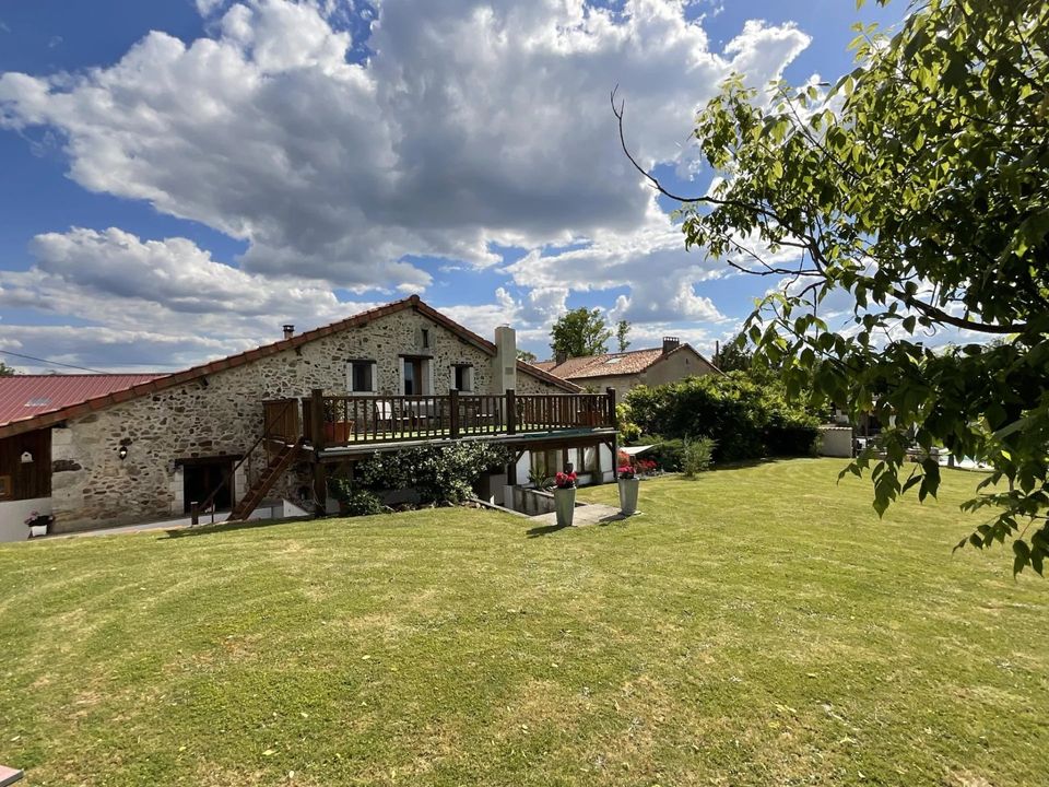 Landejendom i Saint-Privat-Des-Pres, Dordogne - foto 1
