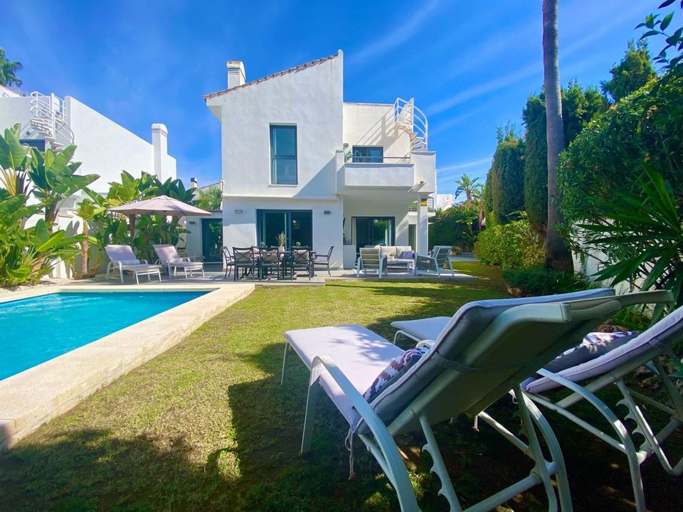 Villa i Atalaya Isdabe, Malaga - foto 1