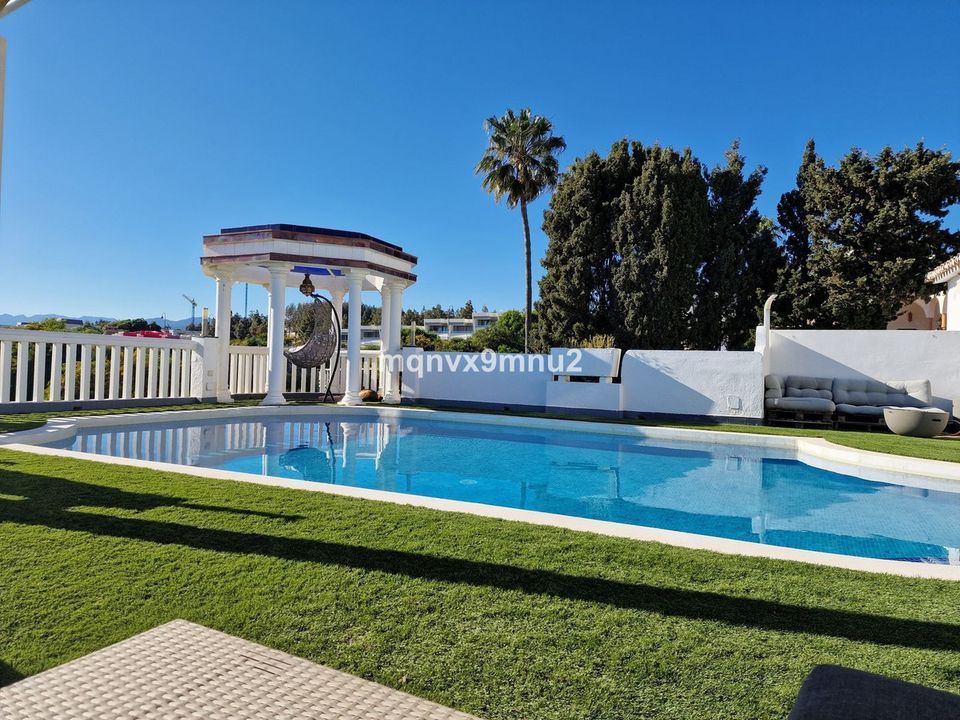 Villa i El Chaparral, Malaga - foto 1