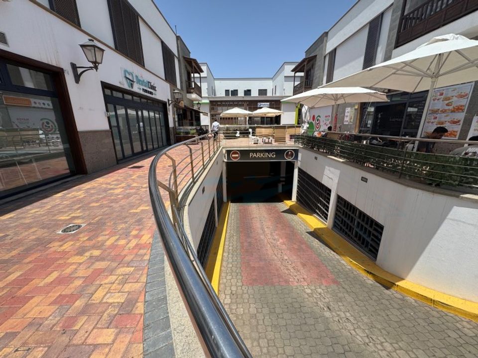 Parkeringsplads i Playa Blanca (Yaiza), Lanzarote - foto 1