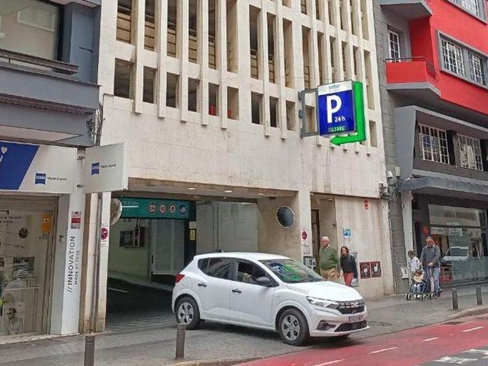 Parkeringsplads i Las Palmas De Gran Canaria, Gran Canaria - foto 1