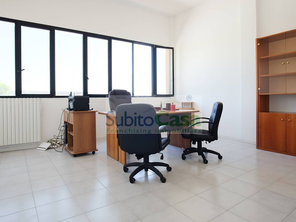 Erhvervsejendom i Chieti, Chieti - foto 2