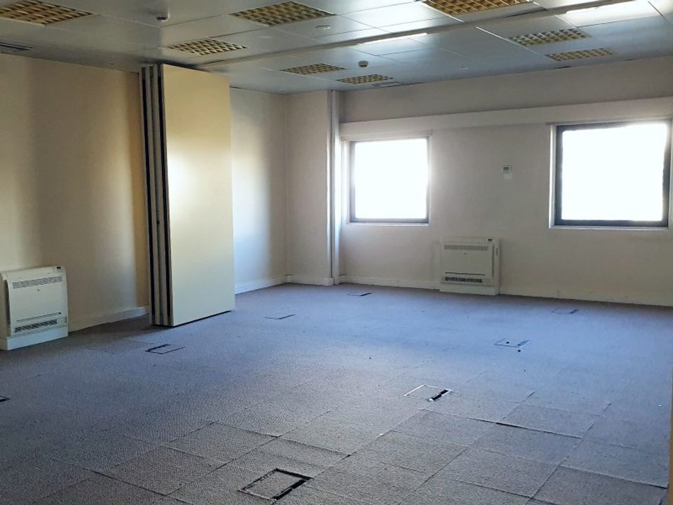 Erhvervsejendom i Amadora, Lisbon - foto 5