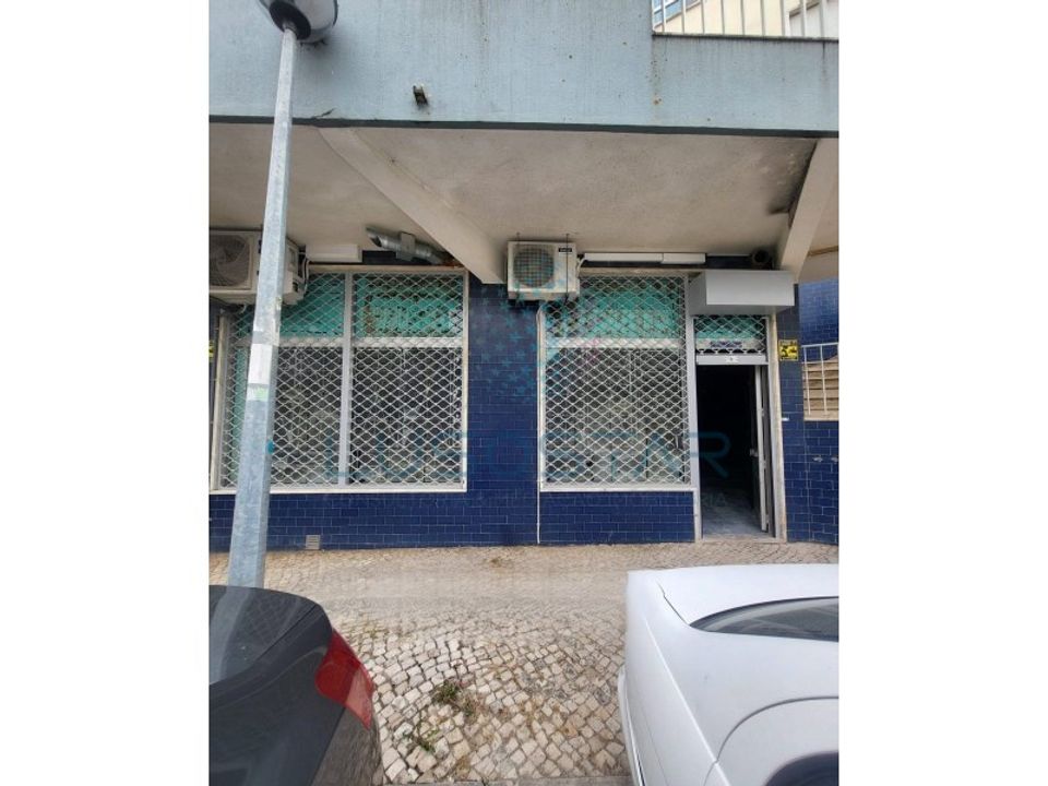 Erhvervsejendom i Loures, Lisbon - foto 1