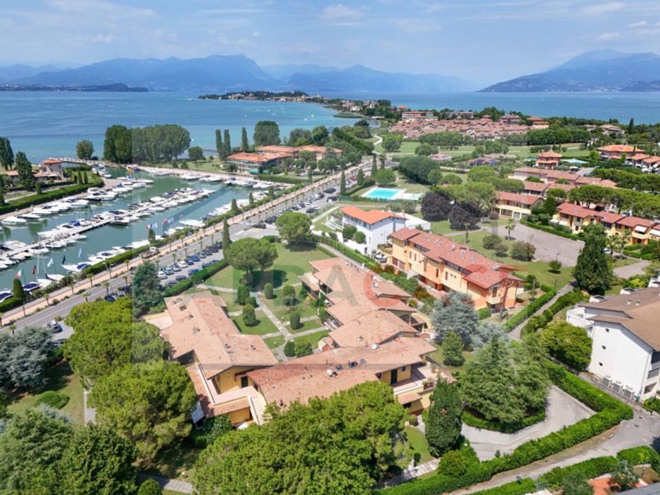 Lejlighed i Sirmione, Brescia - foto 2