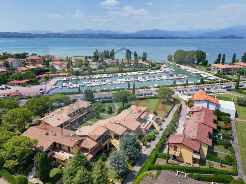 Lejlighed i Sirmione, Brescia - foto 4