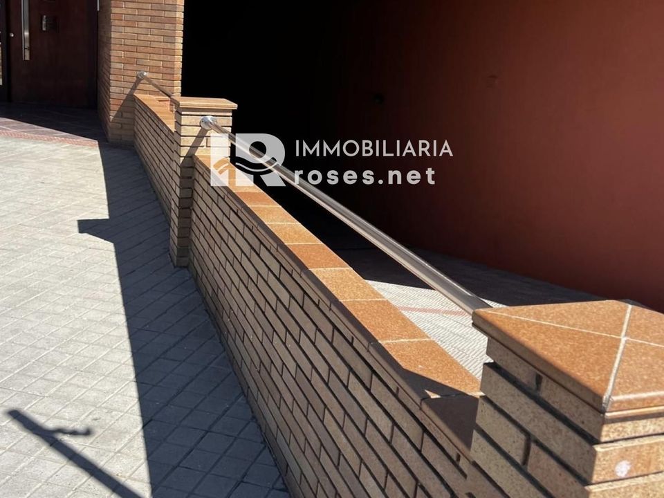 Garage i Figueres, Gerona - foto 2