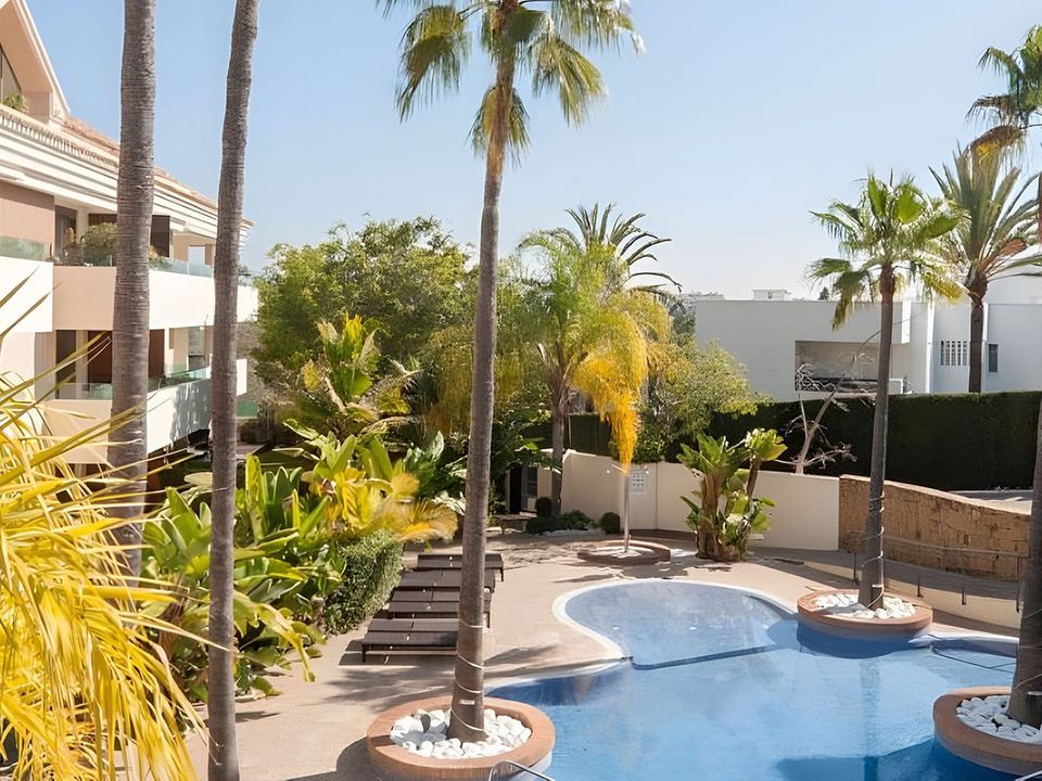 Lejlighed i Los Monteros, Malaga - foto 2