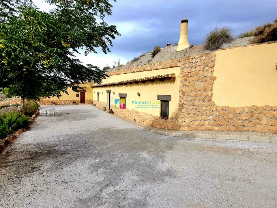 Casa de caverna em Cullar, Granada - foto 2