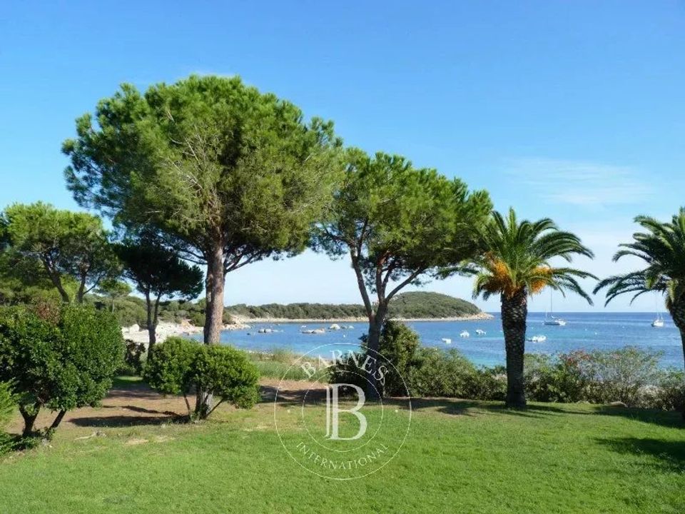 Villa in Sainte-Lucie de Porto-Vecchio, Corse-du-Sud - foto 1
