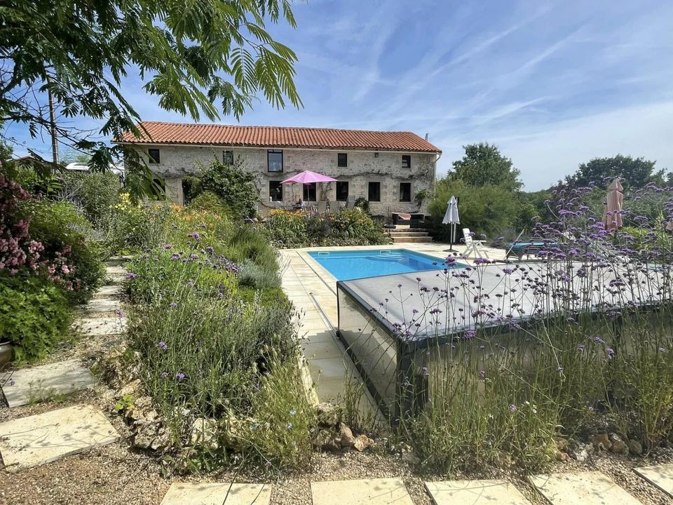 Villa i Lizant, Vienne - foto 1