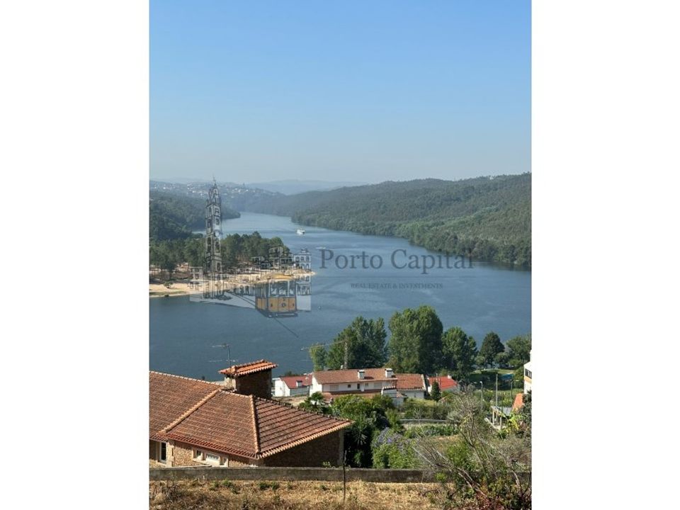 Helårsgrund i Melres e Medas, Porto - foto 3