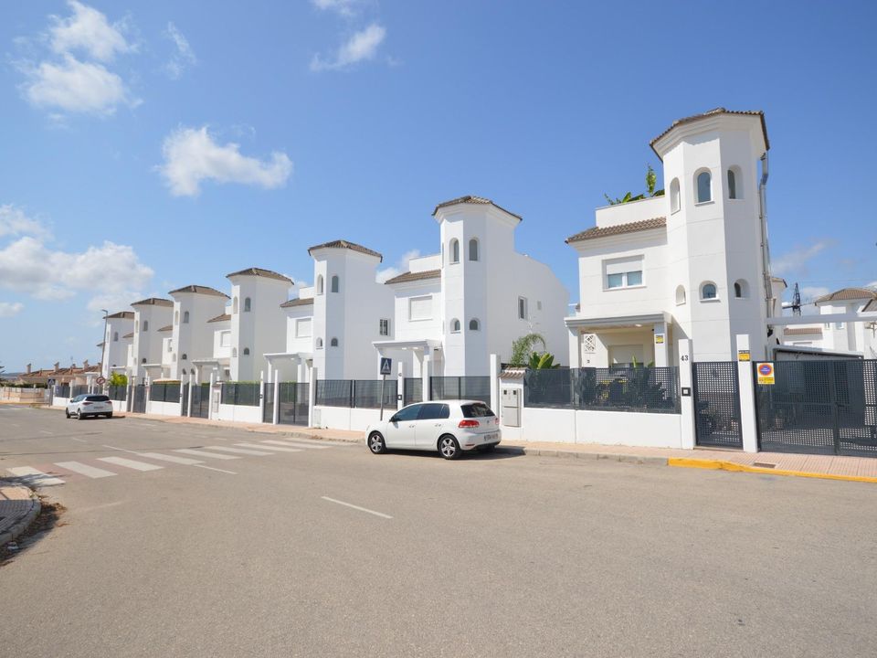 Villa i La Marina, Alicante - foto 1