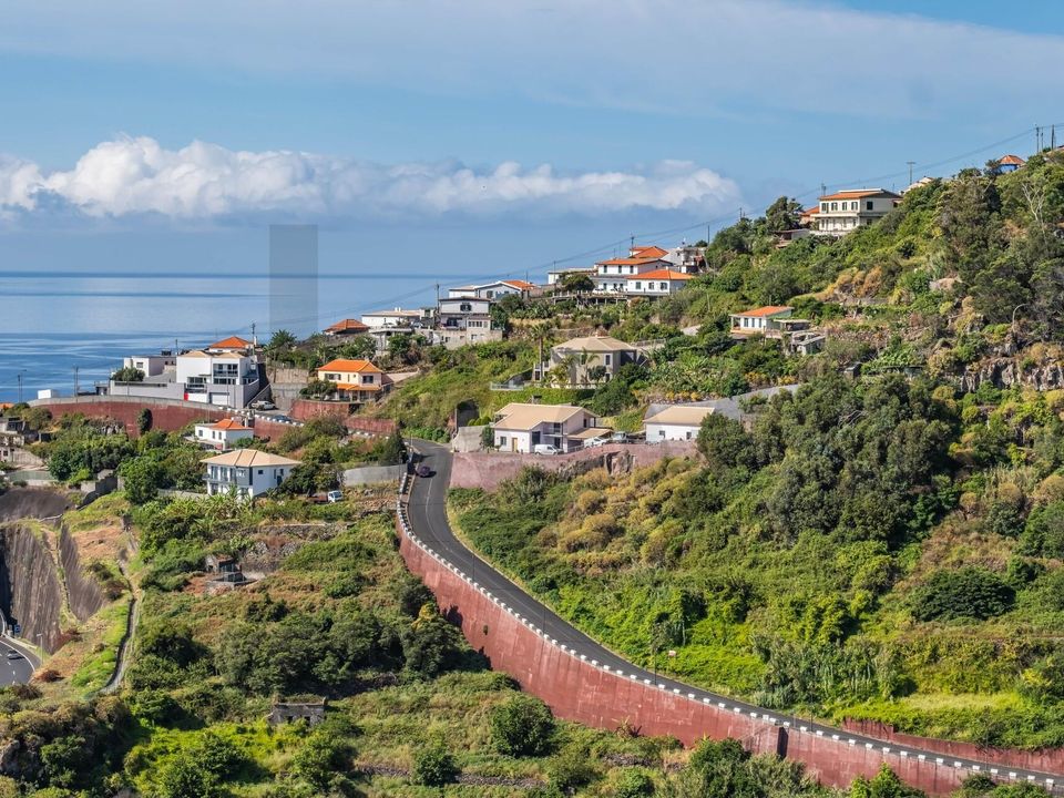 Helårsgrund i Santa Cruz, Madeira - foto 1
