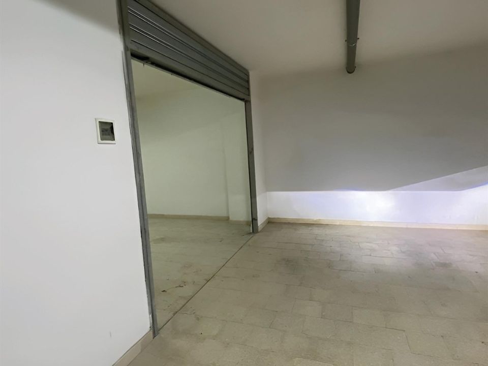 Parkeringsplass i Manfredonia, Foggia - bilde 2
