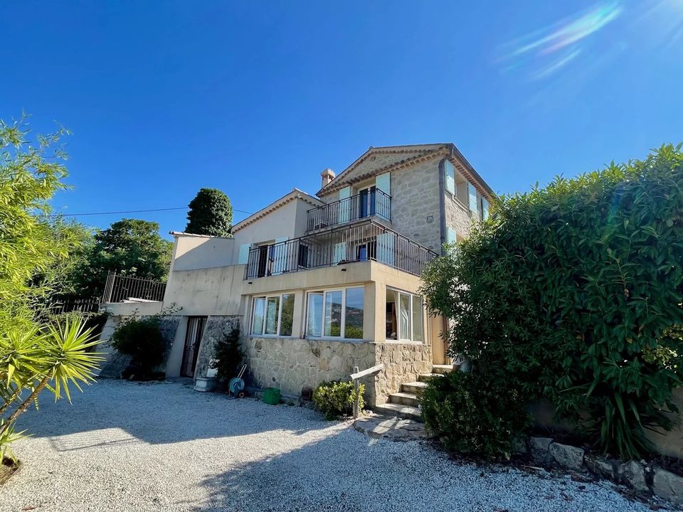 Villa a Berre-les-Alpes, Alpes-Maritimes - foto 1