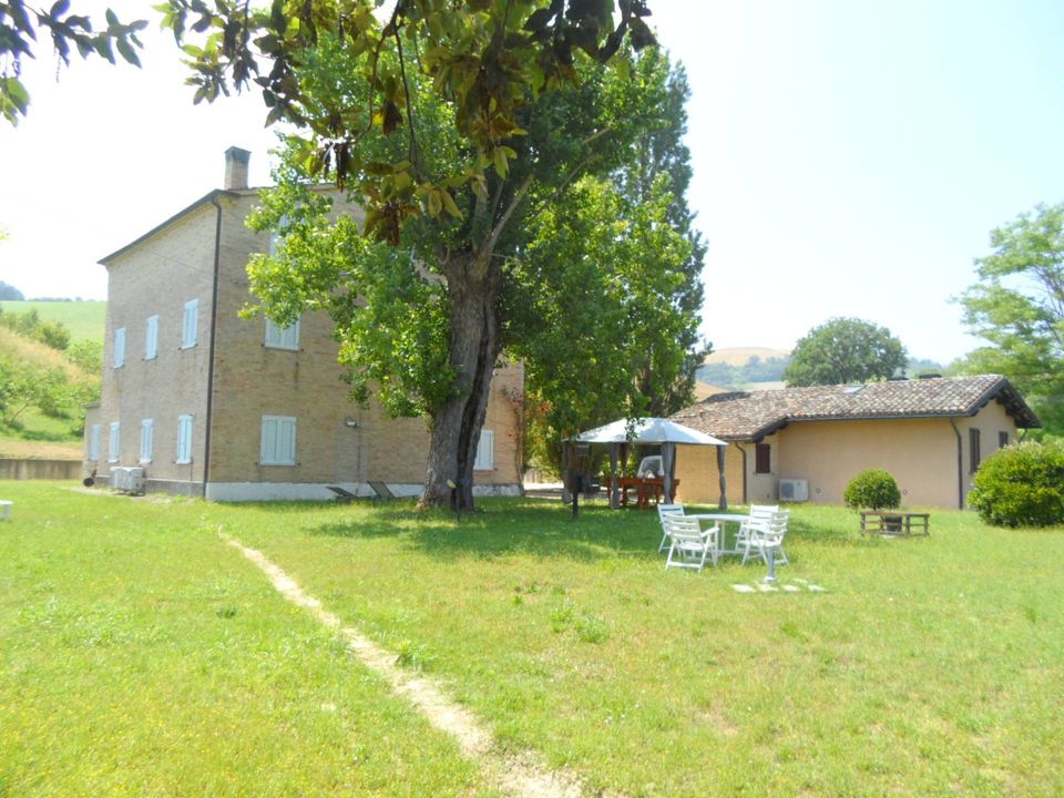 Erhvervsejendom i Carassai, Ascoli Piceno - foto 1