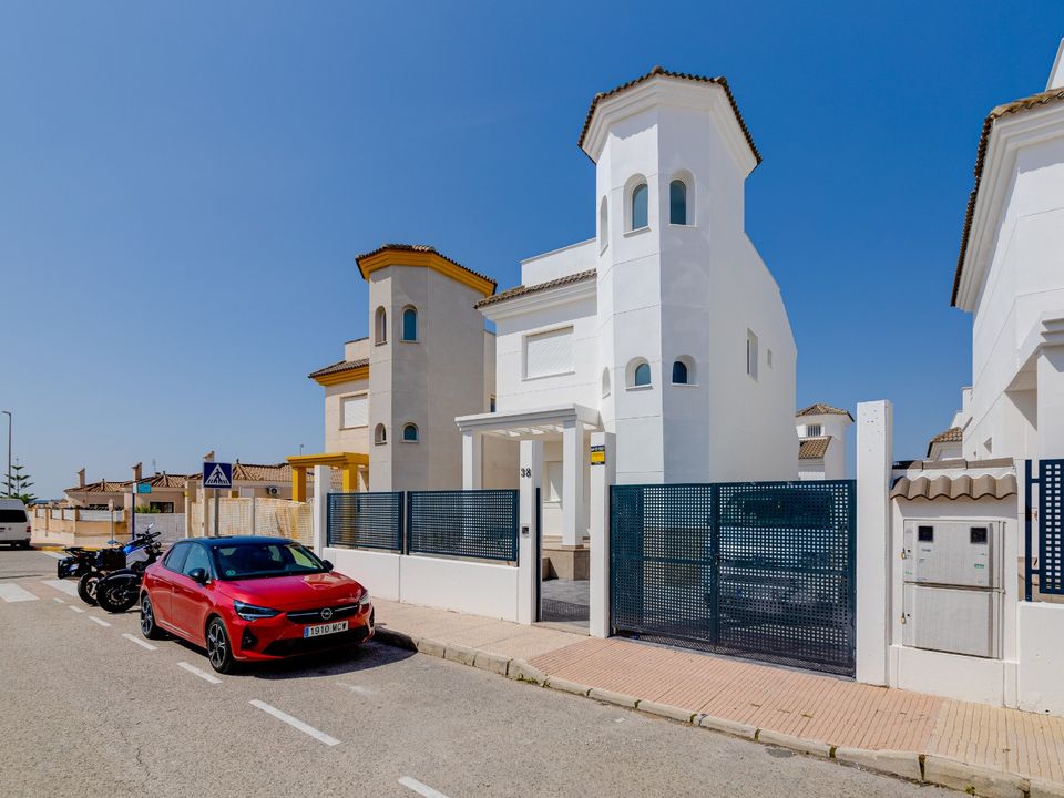 Villa i La Marina, Alicante - foto 1