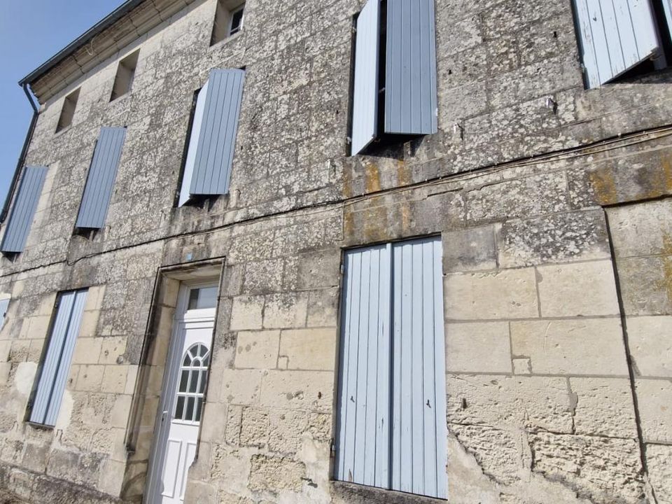 Byhus i Saint-Fort-sur-Gironde, Charente-Maritime - foto 1