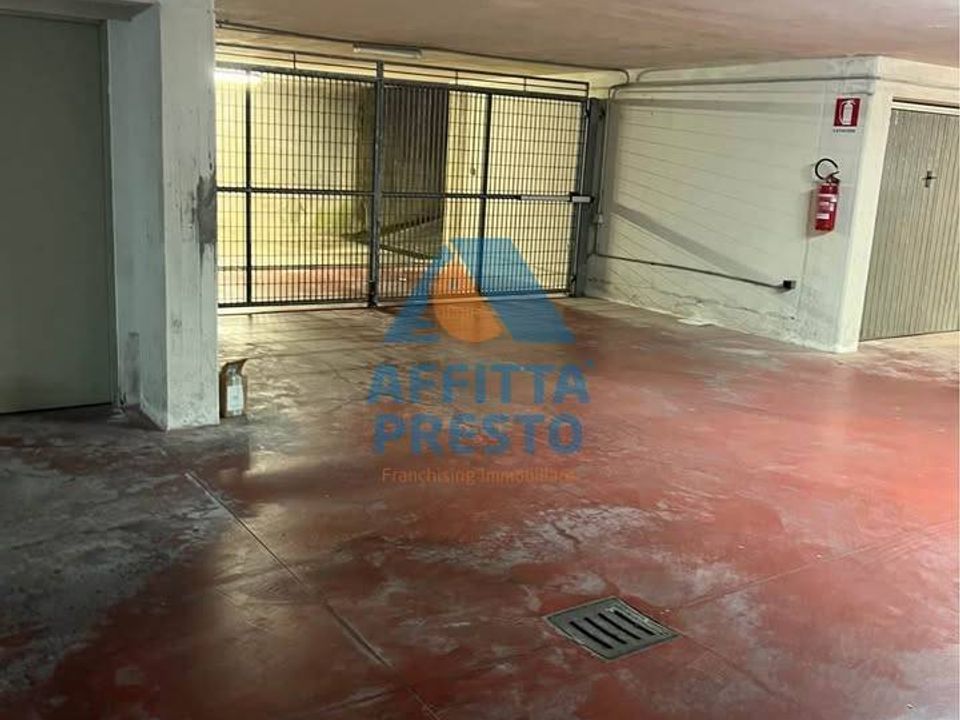 Parkeringsplads i Santa Croce sull'Arno, Pisa - foto 2
