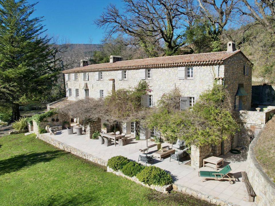 Villa i Chateauneuf-Grasse, Alpes-Maritimes - foto 1