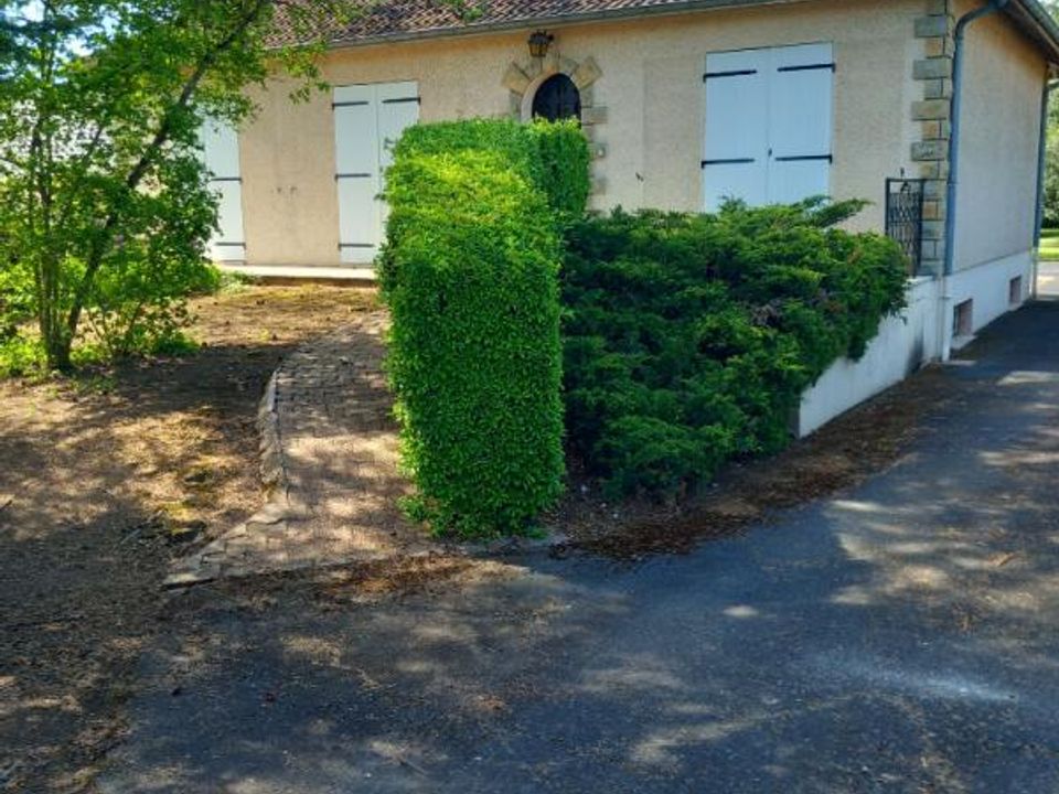 Villa in Chateauroux, Indre - foto 1