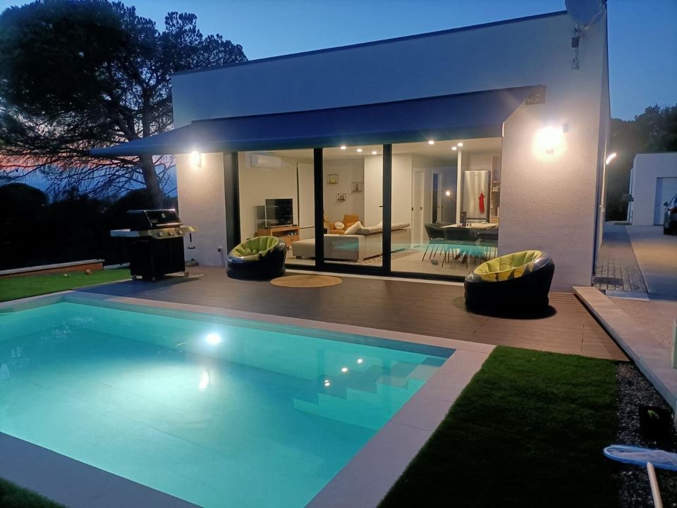 Villa a Vidreres, Gerona - foto 1