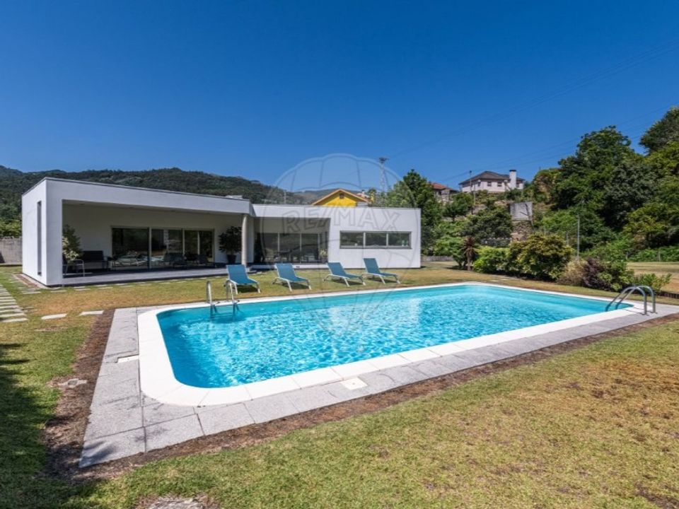 Villa em Parada do Bouro, Braga - foto 1