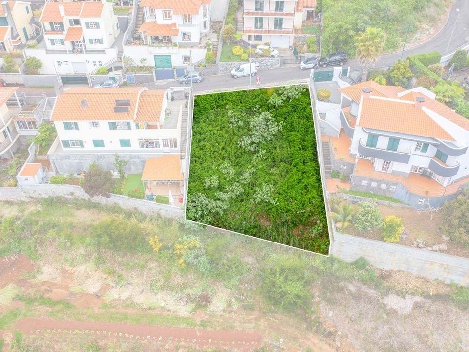 Helårsgrund i Santa Cruz, Madeira - foto 1