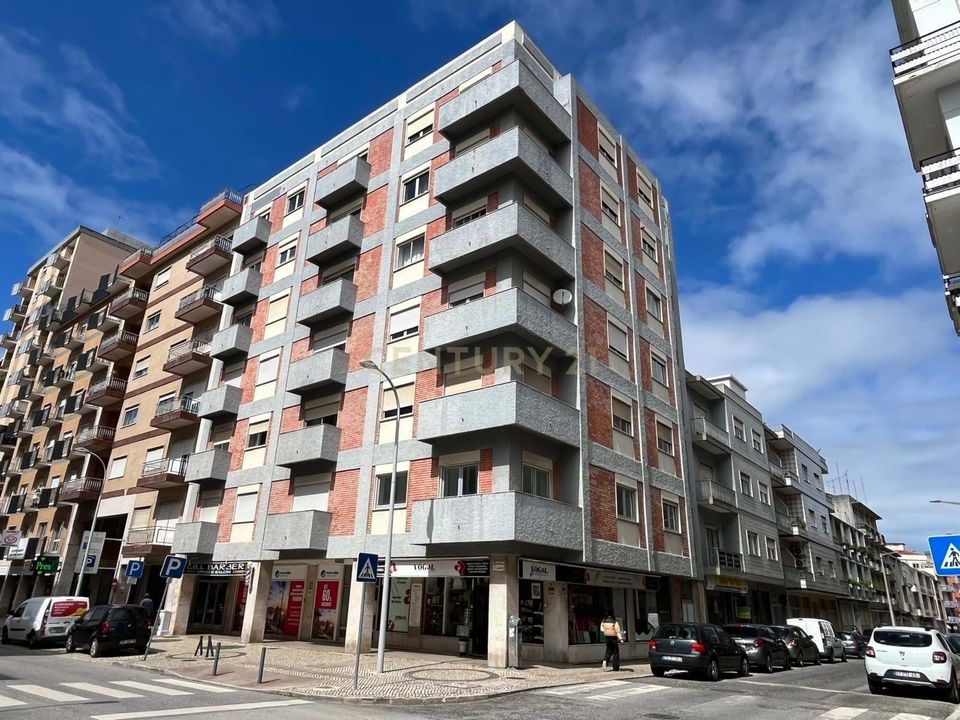 Erhvervsejendom i Caldas da Rainha, Leiria - foto 1