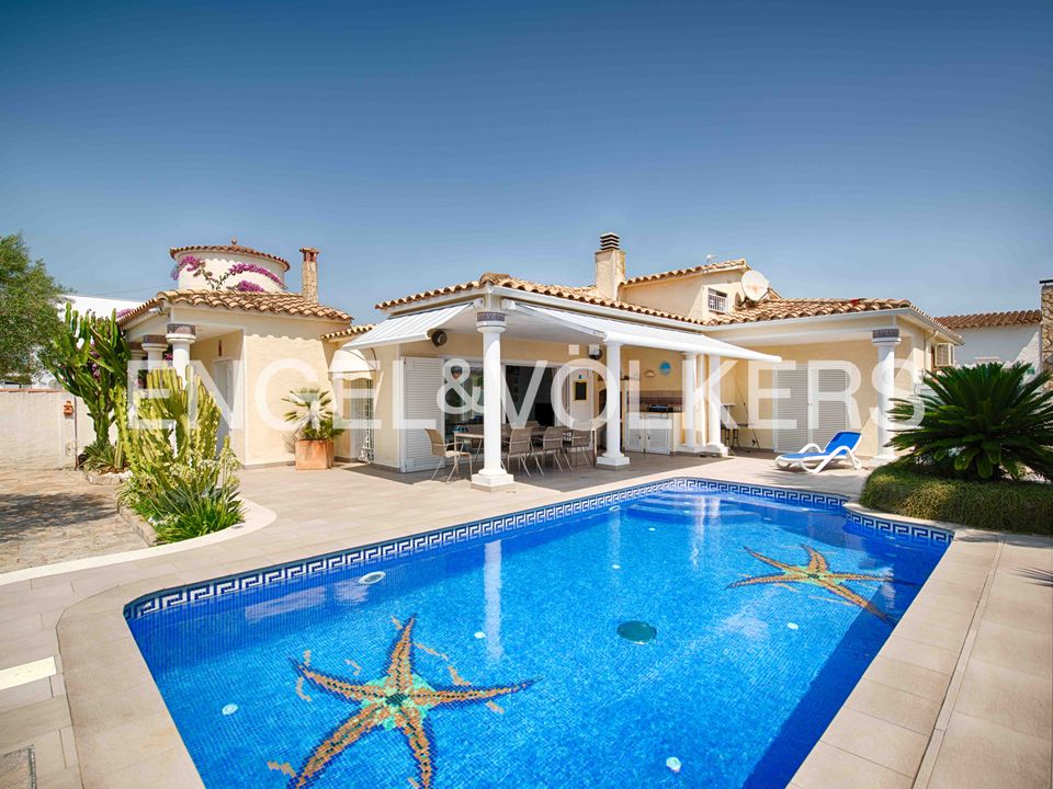 Villa i Empuriabrava, Gerona - foto 1