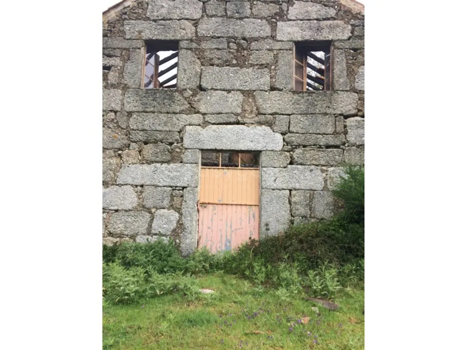 Farm i Linhares, Braganca - foto 2