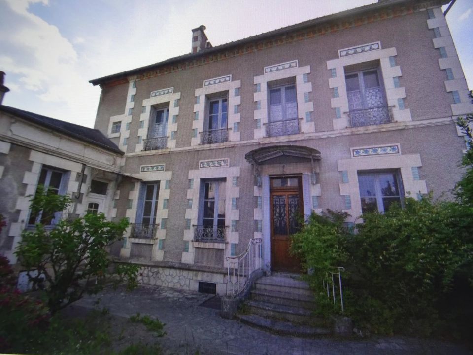 Byhus i Cosne-Cours-Sur-Loire, Nievre - foto 1
