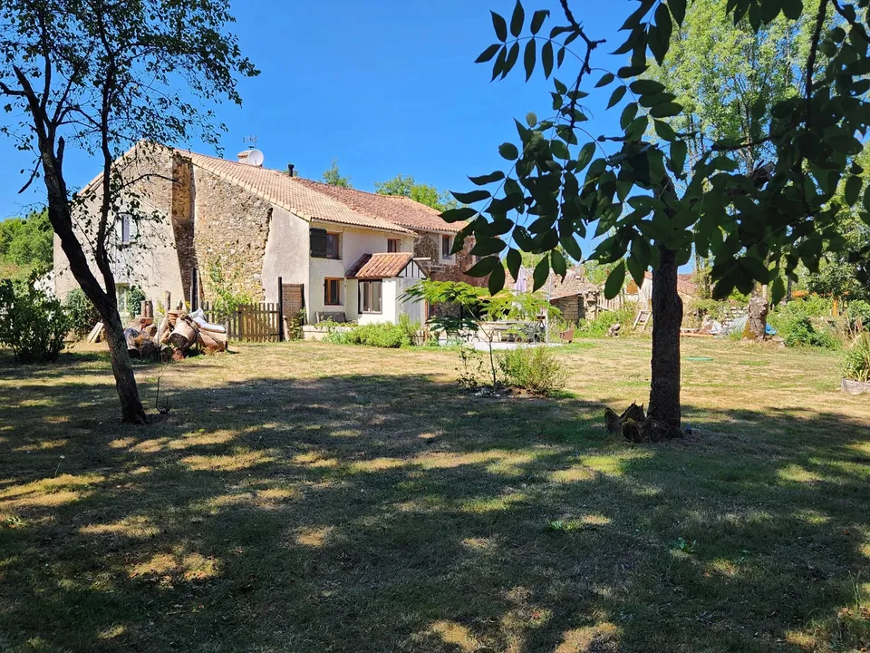 Villa en Bussiere-Poitevine, Haute-Vienne - foto 1