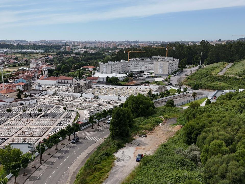 Erhvervsejendom i Fanzeres, Porto - foto 2