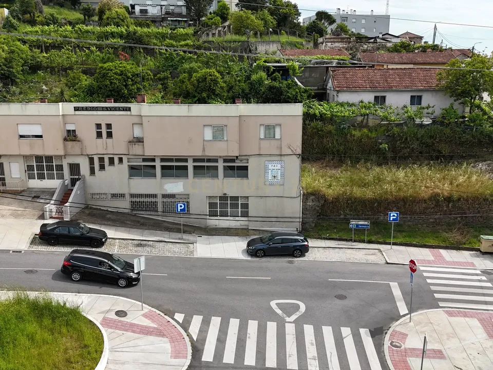 Erhvervsejendom i Fanzeres, Porto - foto 5