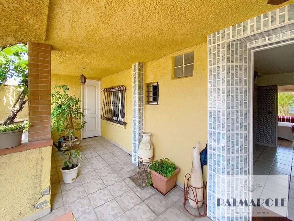 Villa in Perpignan, Pyrenees-Orientales - foto 1