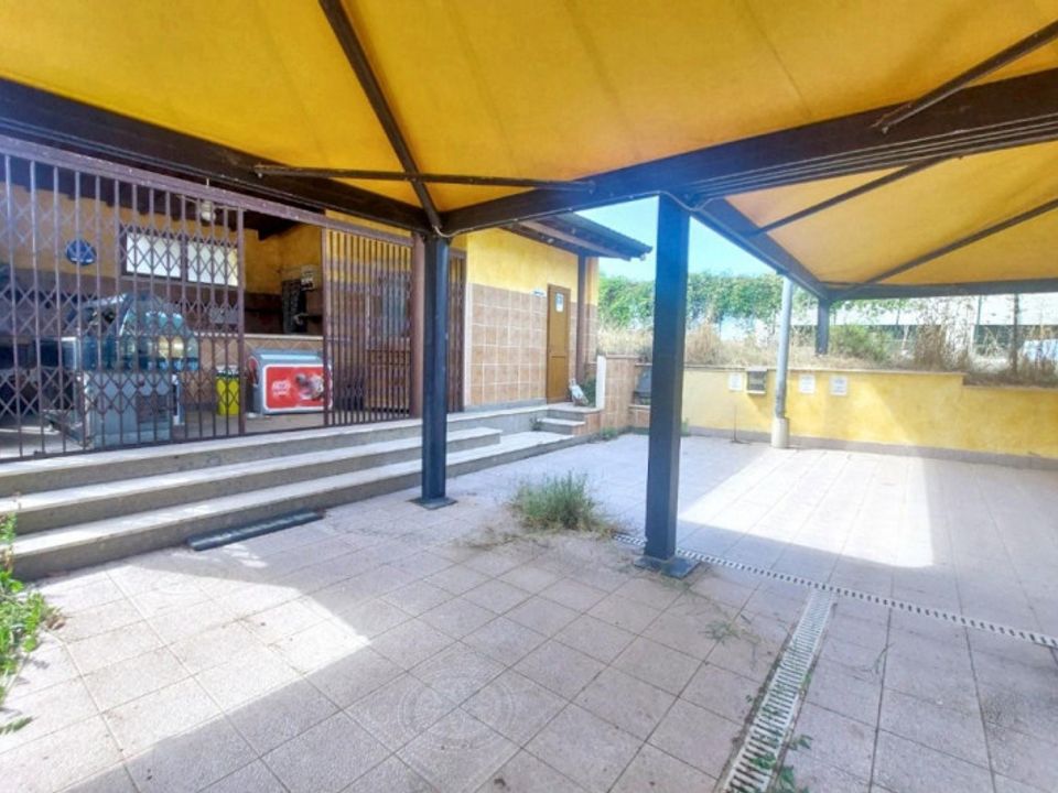 Commercial property in Fiumicino, Rome - photo 2