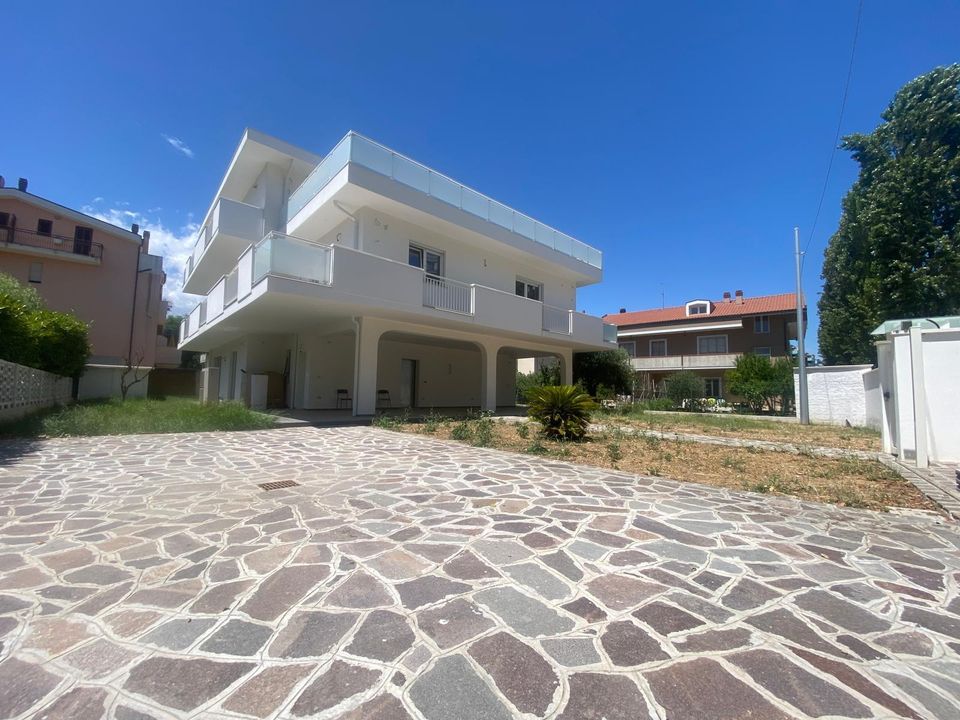 Villa - Montesilvano Marina, Pescara - photo 1