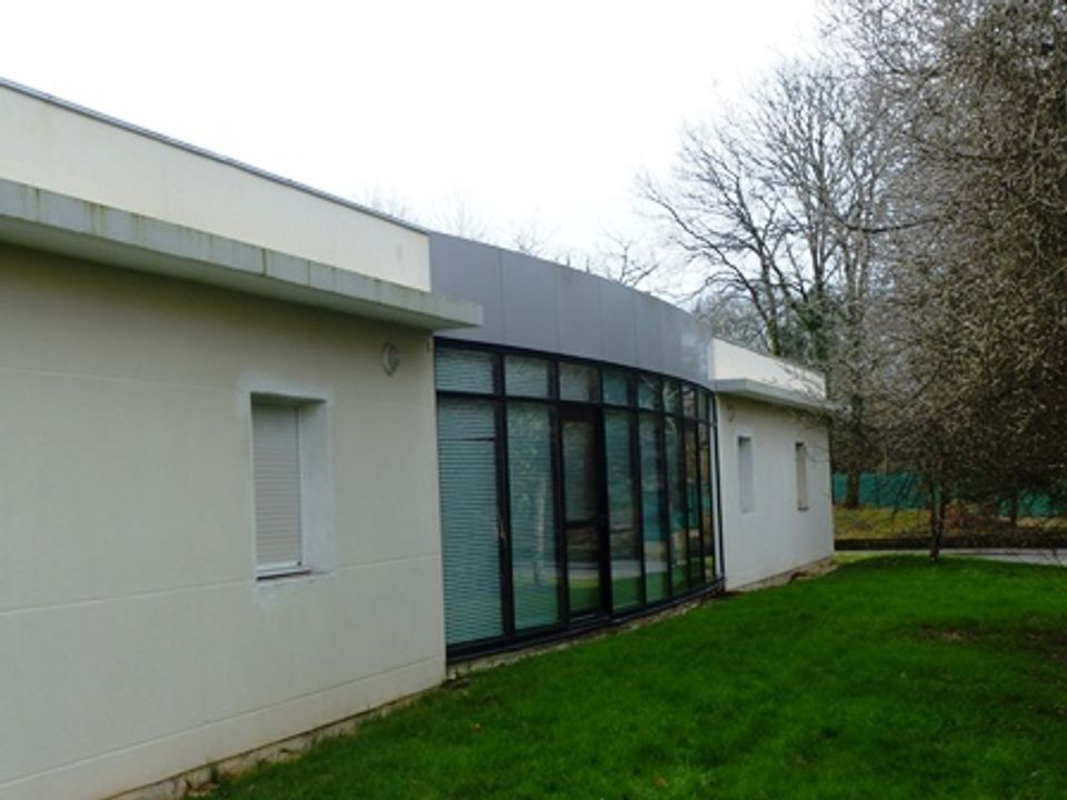 Commercial property in Vannes, Morbihan - photo 3