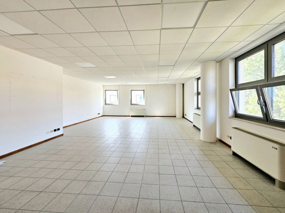 Erhvervsejendom i Este, Padua - foto 1