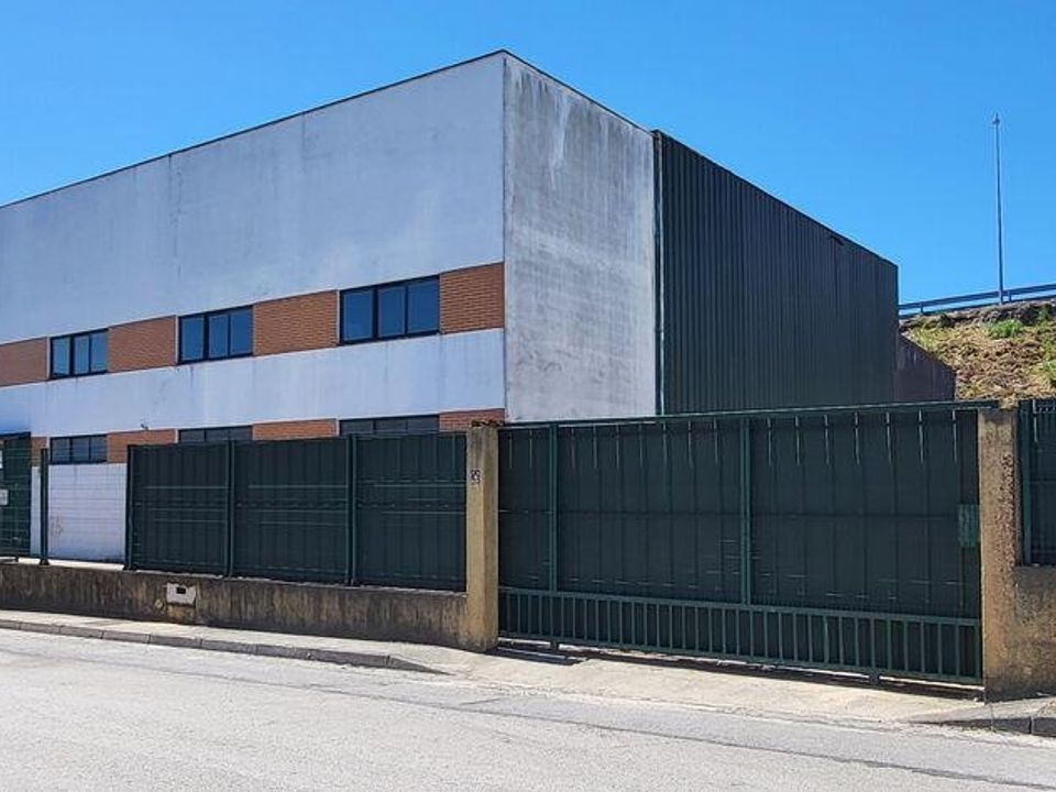 Erhvervsejendom i Oliveira do Bairro, Aveiro - foto 1