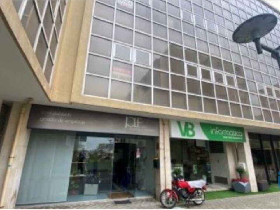 Erhvervsejendom i Santo Tirso, Porto - foto 1
