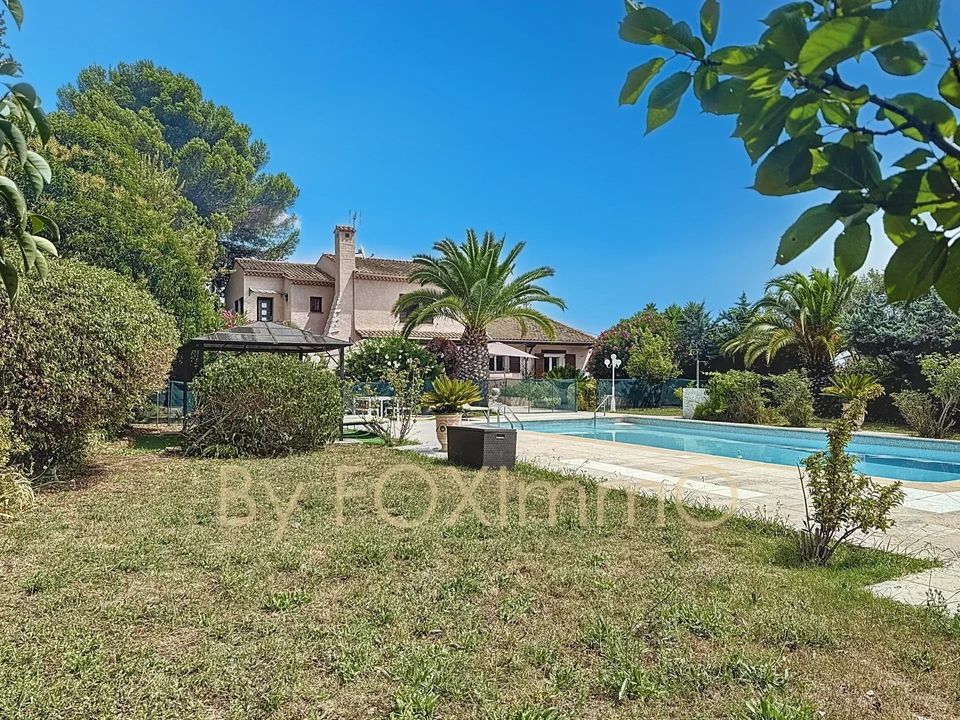 Villa i Antibes, Alpes-Maritimes - foto 1