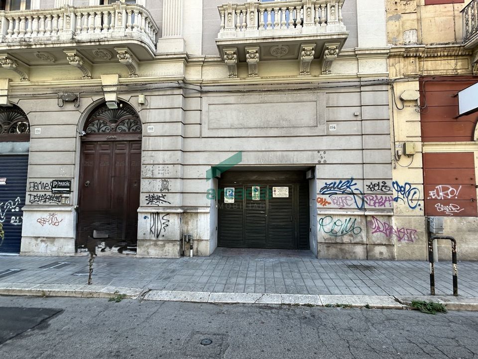Erhvervsejendom i Bari, Bari - foto 1