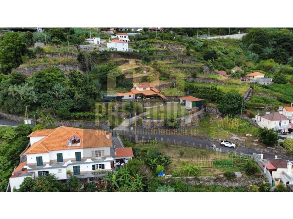 Helårsgrund i Ponta Delgada, Madeira - foto 1