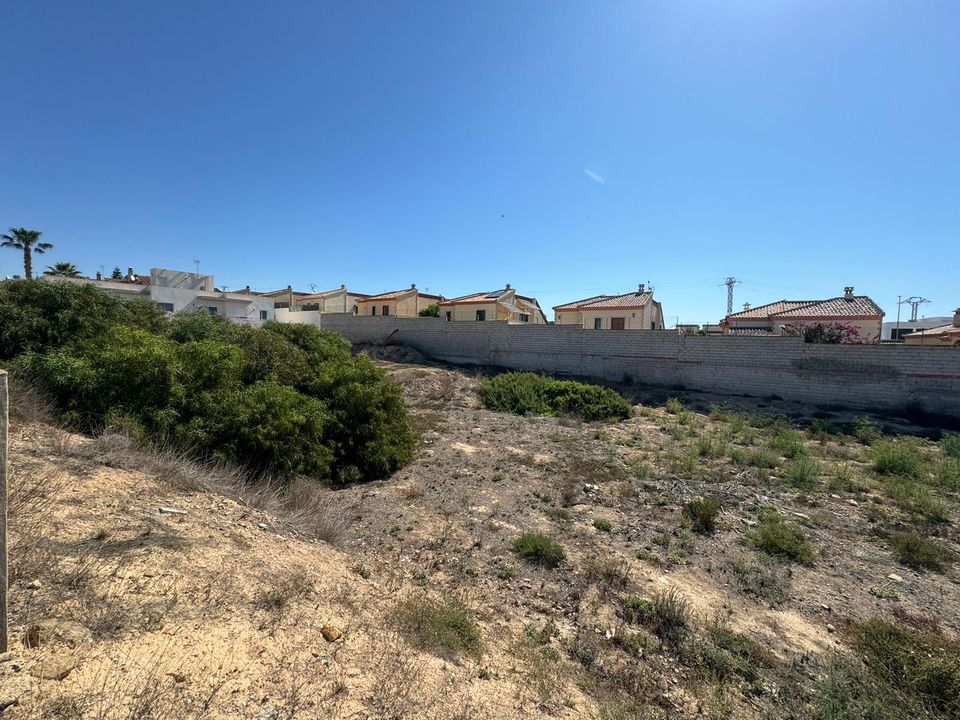 Helårsgrund i La Marina, Alicante - foto 1